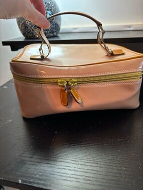 Authentic Vintage Gucci Enamel Patent Leather Vanity Case - Nude/Blush